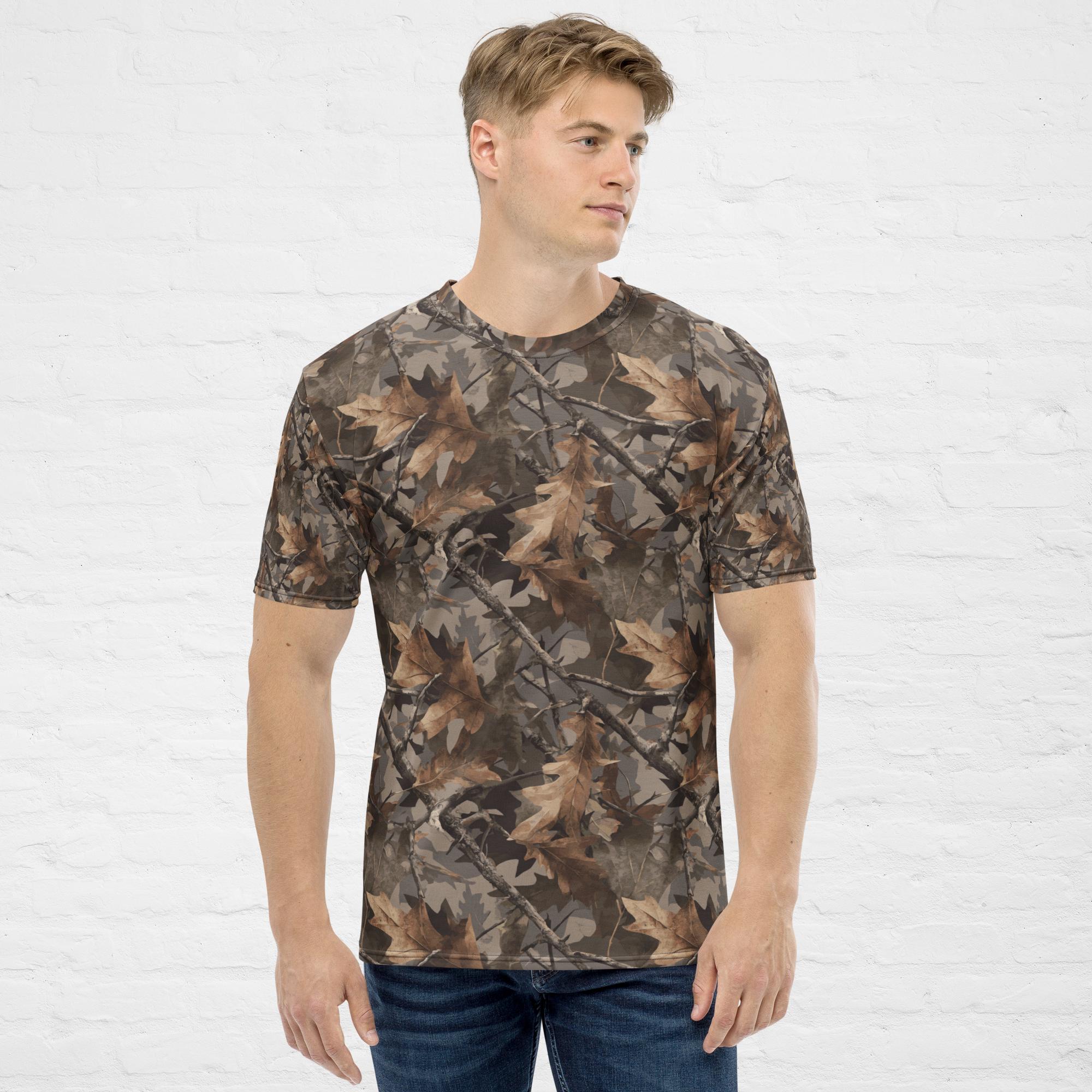 Invisiflage™ DarkenOak Camouflage — Men’s Performance Tee